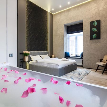 Royal Romantic Apartment With Bathtub Lemberg Exterior foto