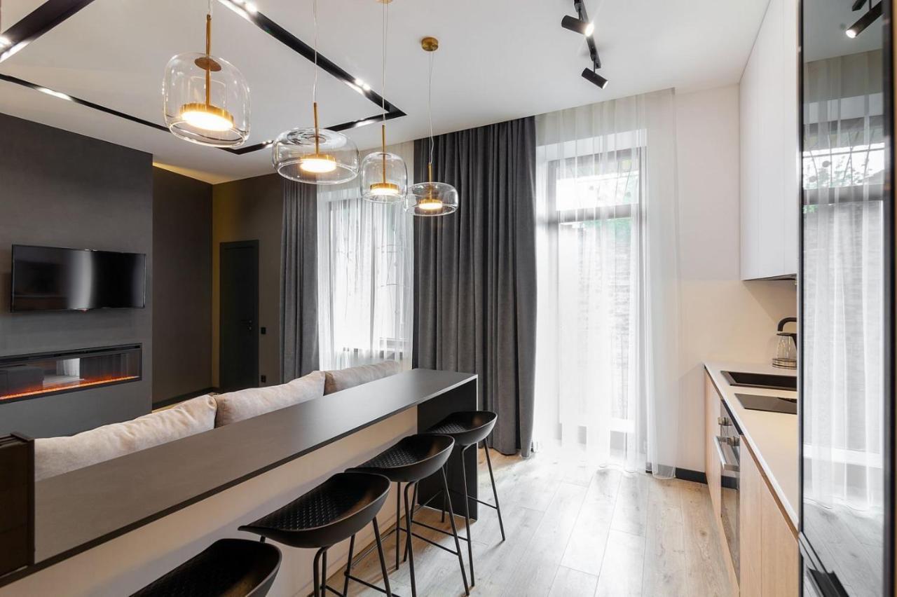 Royal Romantic Apartment With Bathtub Lemberg Exterior foto