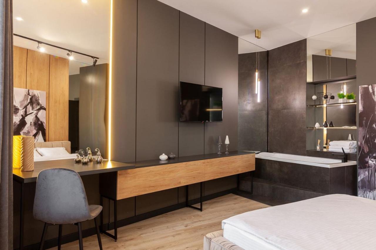 Royal Romantic Apartment With Bathtub Lemberg Exterior foto