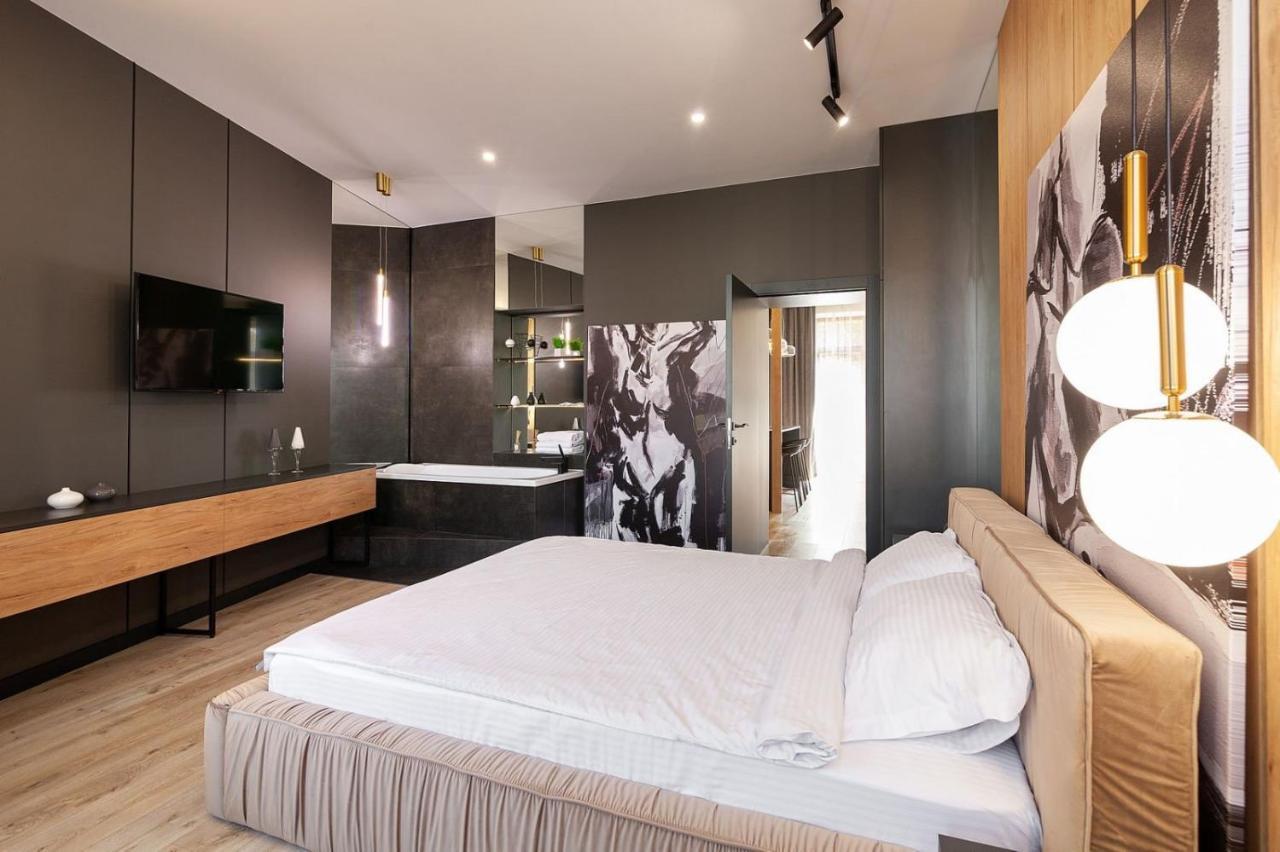 Royal Romantic Apartment With Bathtub Lemberg Exterior foto